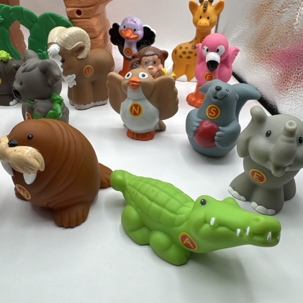 2004 Fisher Price Little People Animal A-Z Alphabet Zoo 24pcs plus Cave - Picture 3 of 8